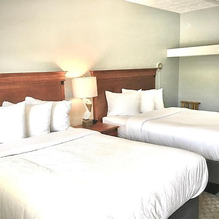 Empire Lakeshore Inn Ngoại thất bức ảnh