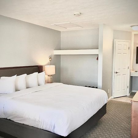 Empire Lakeshore Inn Ngoại thất bức ảnh