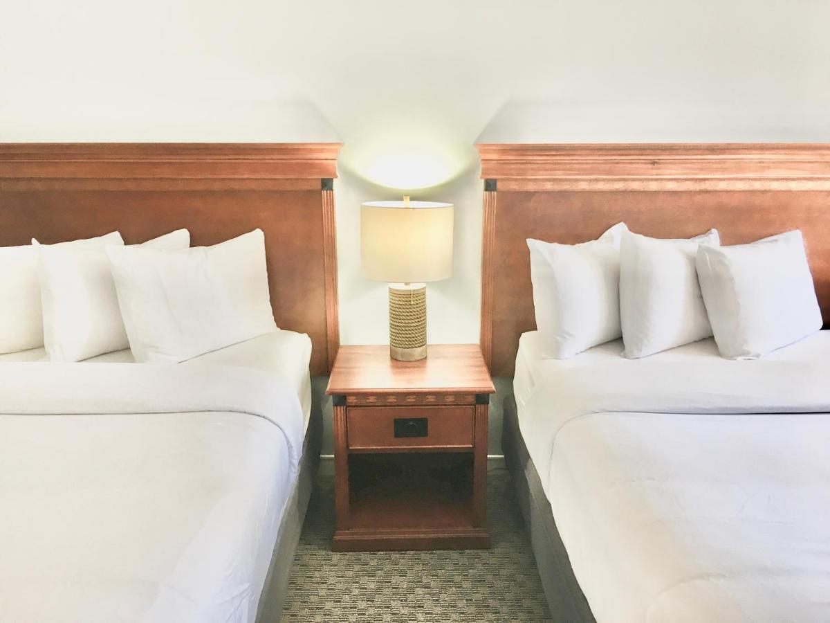 Empire Lakeshore Inn Ngoại thất bức ảnh